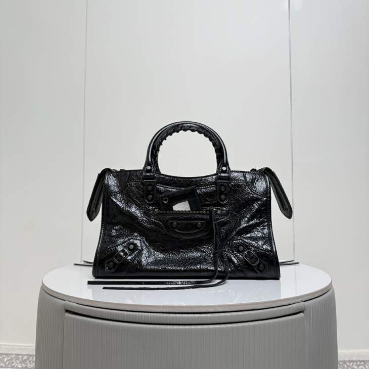 Picture of Balenciaga Handbags _SKUfw238325998fw